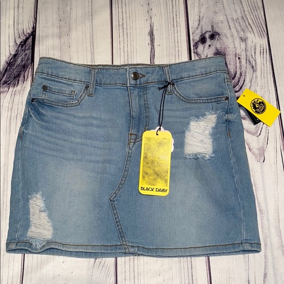 BLACK DAISY Dresses & Skirts - NWT BLACK DAISY DISTRESSED SKIRT